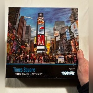 Times Square 1000 28x20 Piece Puzzle